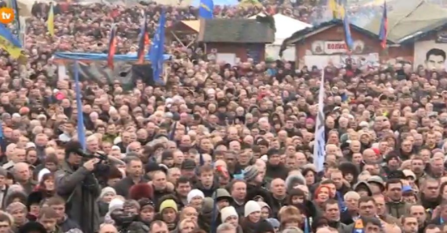 Вече на Майдане закончилось, на сцене начался концерт