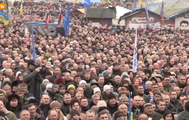 Во время Народного вече в Киеве выступили Кличко, Черновол и Булатов