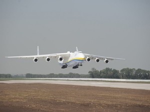 В Донецке самолеты летают по графику