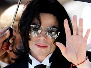 Фанаты Майкла Джексона получили компенсацию за страдания