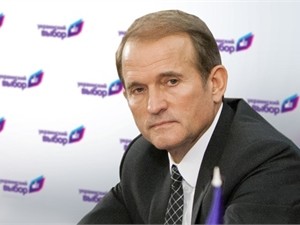 Медведчук: Запад поддерживает оппозицию, а не Украину