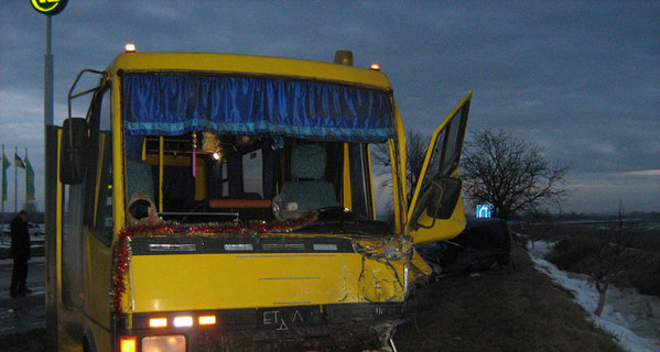 Из-за аварии со школьным автобусом дети на уроки теперь ездят маршруткой