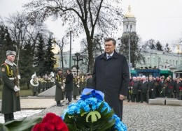 Янукович почтил память воинов-афганцев