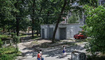 Фоторепортаж с места взрыва возле детского сада, где пострадали четверо детей 