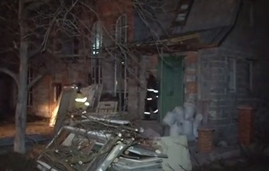 Во Львове двадцать пожарных тушили огонь в жилом доме