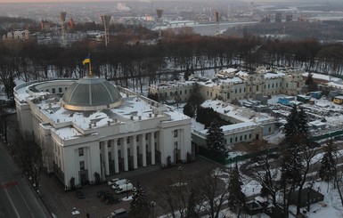 Депутаты готовятся ночевать в Раде