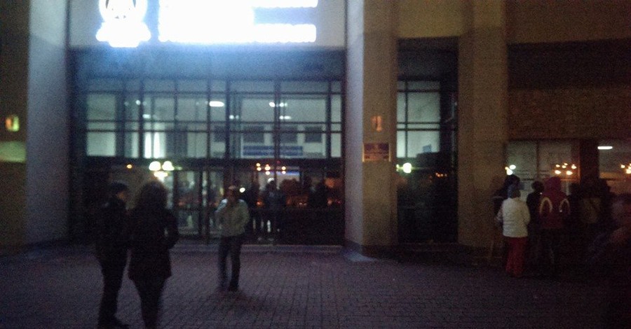 Революционное утро во Львове: милиция и прокуратура – под контролем митингующих, СБУ чуть не  сожгли