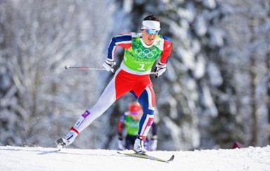 Лыжница Бьорген добывает золото для Норвегии в командном спринте