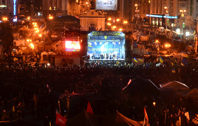 На Майдане обдумывают новость о том, что Рада запретила стрелять
