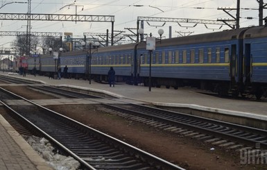 Поезда на Киев со Львова не отправляли из-за проседания колеи