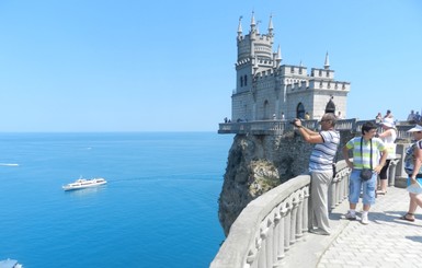 Завлекать туристов в Крым будут рецептами здоровья и хорошим настроением