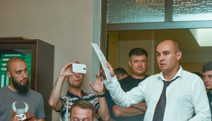 В Одессе ректора медуниверситета меняли штурмом