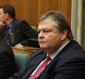Глава МИД Греции предложил созвать международную конференцию помощи Украине
