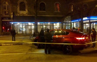 В центре Харькова убиты двое, ранен официант