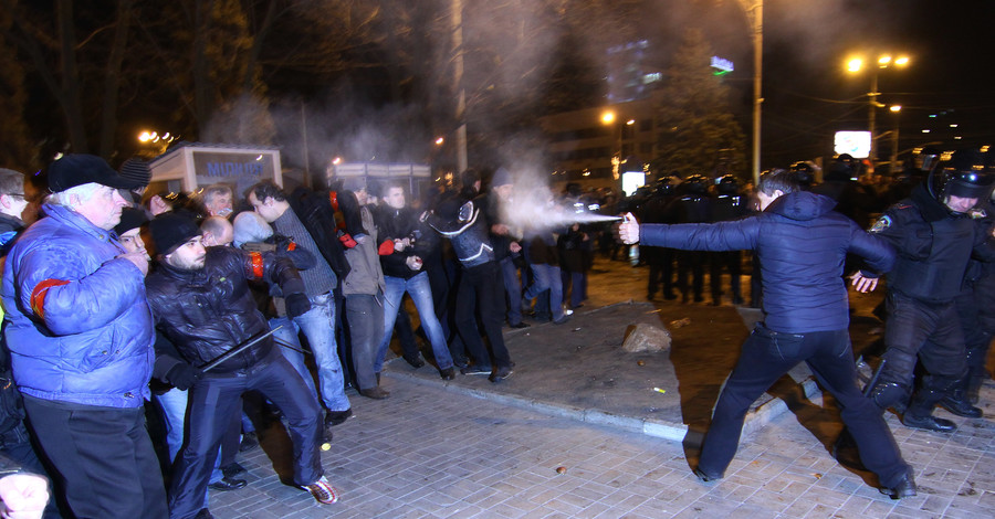 После ночного побоища в Донецке людей попросили не митинговать