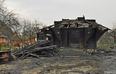 В Яремче Ивано-Франковской области сгорела деревянная церковь – памятник архитектуры