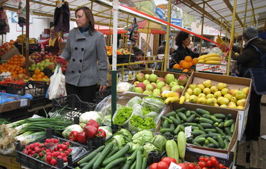 Из-за ситуации в Крыму овощи и фрукты на львовских рынках дорожать не будут