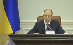 Яценюк предлагает облагать налогами доходы с депозитов больше 50 тысяч гривен