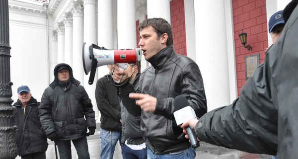 На помощь арестованному одесскому лидеру Антимайадна вылетел депутат