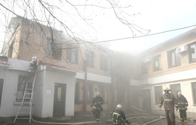 На Подоле горел дом, людей эвакуировали через окна