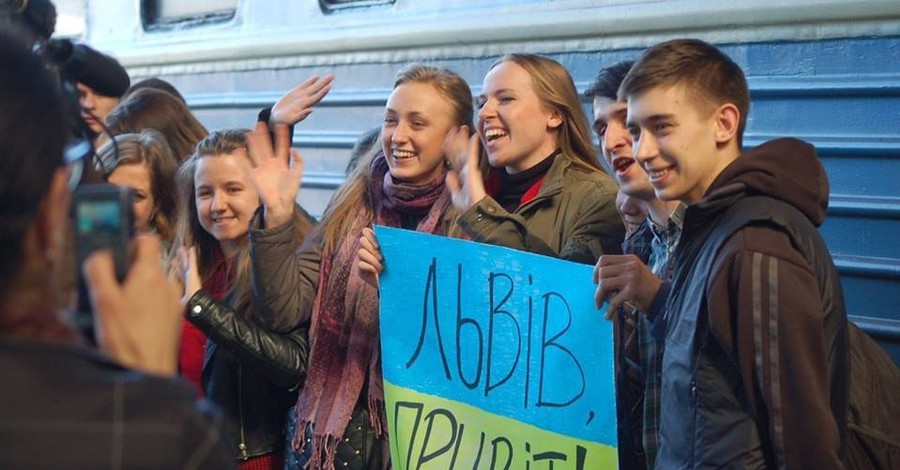 На выходные Львов посетили 80 студентов из Восточной Украины