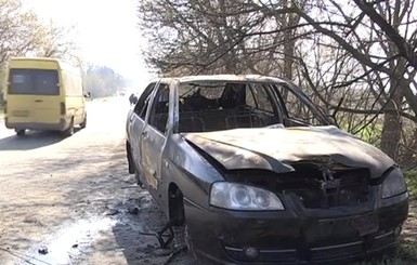 В Запорожской области возле речки нашли труп владельца сожженной машины
