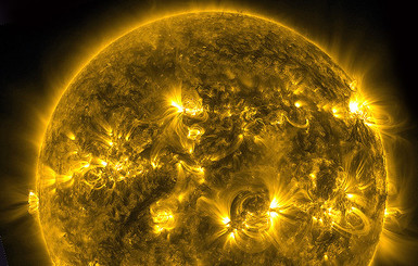 Мощная солнечная вспышка накроет Землю