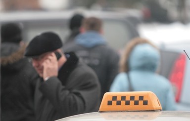 Кризис в Киеве: таксисты и турфирмы ждут закрытия конкурентов и окончания выборов 