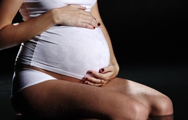 Девушка узнала, что беременна, только во время родов