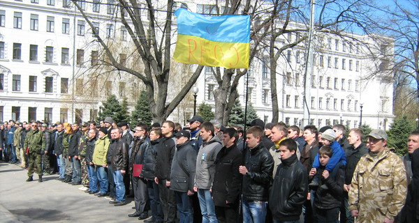 В Днепропетровске заложили аллею памяти Небесной сотни