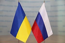 Украина и Россия впервые садятся за стол переговоров