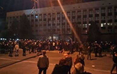Штурма Луганского СБУ митингующие не дождались