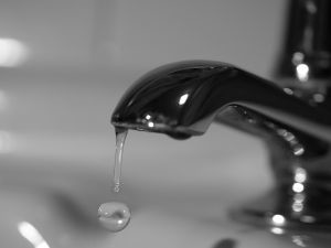 Пяти городам Донбасса за долги отключат воду