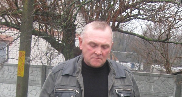 Селянин с собакой отбили таксиста у хулиганов с ножом 