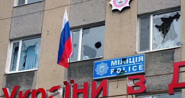 Вооруженные люди захватили горотдел милиции в Горловке и сместили мэра