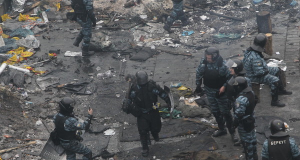 Во время столкновений в Киеве погибли восемь столичных милиционеров