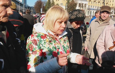 Врача, которая ногами пинала в Харькове майдановца, посадили под домашний арест