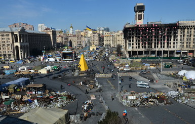 Киевские медики: с Майдана привозят с черепно-мозговыми травмами