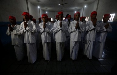 На Шри Ланке заключенных перевоспитывают танцами