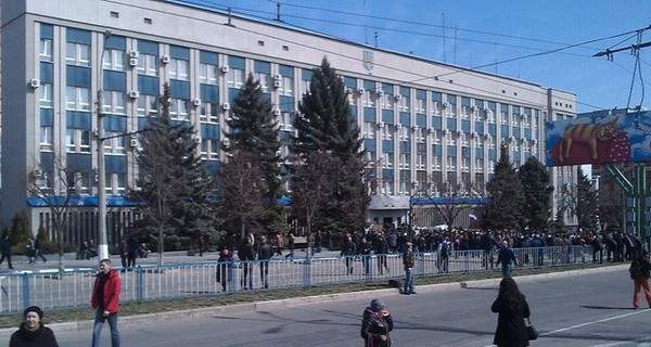 В Луганске возле здания СБУ обнаружен труп