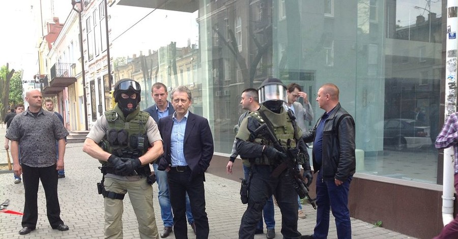 Губернатор Одессы выехал на место беспорядков