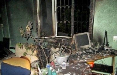 В Киеве подожгли офис председателя правления ОСМД