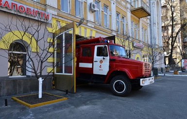 В Киеве продолжают жечь автомобили