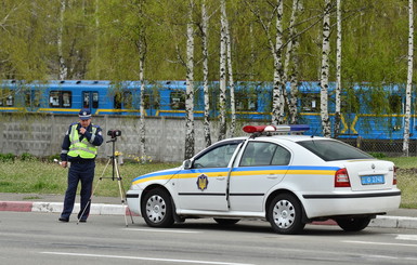 В Киеве гаишники гонялись за дорогим джипом