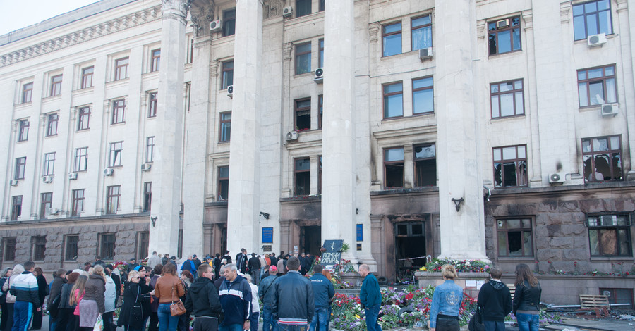 Арендаторы сгоревшего Дома профсоюзов в Одессе съезжают из офисов