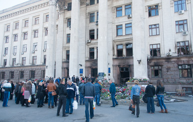 Арендаторы сгоревшего Дома профсоюзов в Одессе съезжают из офисов
