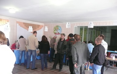 Референдум в Кировском: таксисты подвозят бесплатно, шахтеры голосуют бригадами
