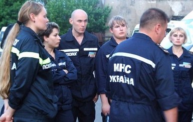 В Киеве спасатели вытащили из Днепра двоих молодых мужчин