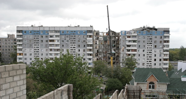 В Днепропетровске за взрыв девятиэтажки посадили газовщиков, а в Луганске до сих пор ищут виноватых