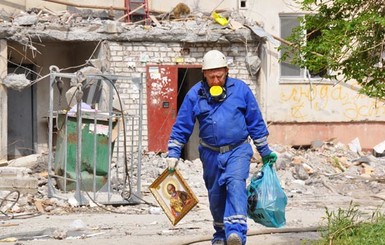 В Николаеве милиция охраняет имущество жильцов взорванного дома от мародеров